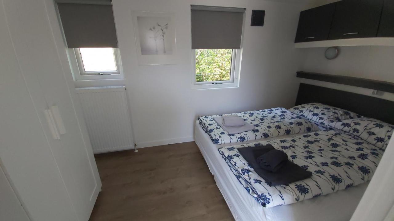 Ruim En Gezellig Chalet Voor 2 Personen Op De Veluwe Recreatiepark De Oude Driest Putten Exterior foto